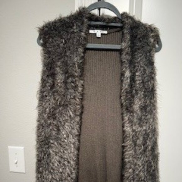 CABi Faux Fur Vest - Size L - Tan - Picture 1 of 5